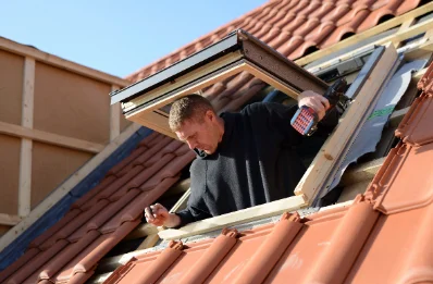 Pose de fenêtres de toit Velux à Tréclun